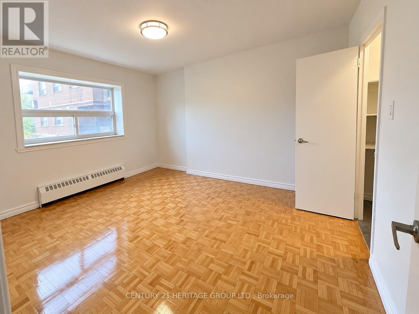 121 - 10 GARFELLA DRIVE, Toronto (Mount Olive-Silverstone-Jamestown) — photo 4