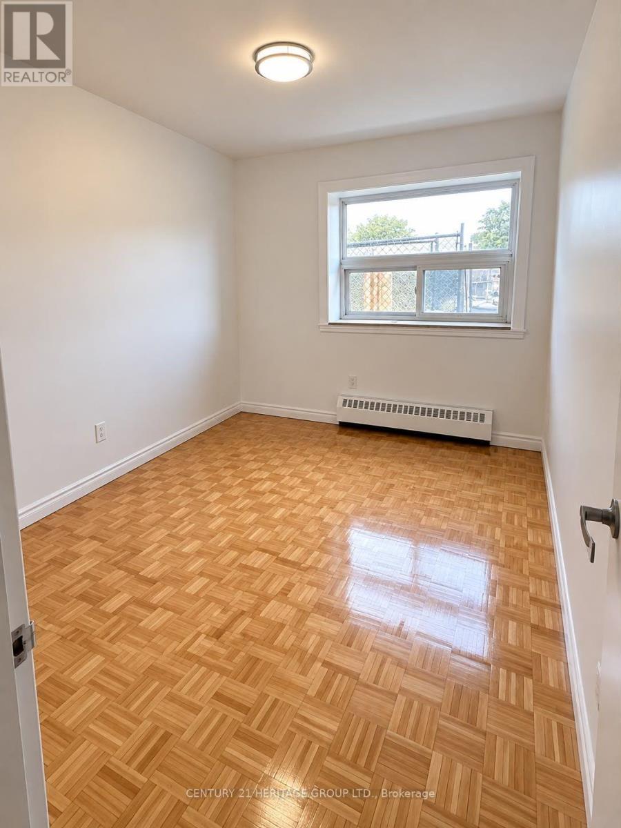 121 - 10 GARFELLA DRIVE, Toronto (Mount Olive-Silverstone-Jamestown) — photo 5