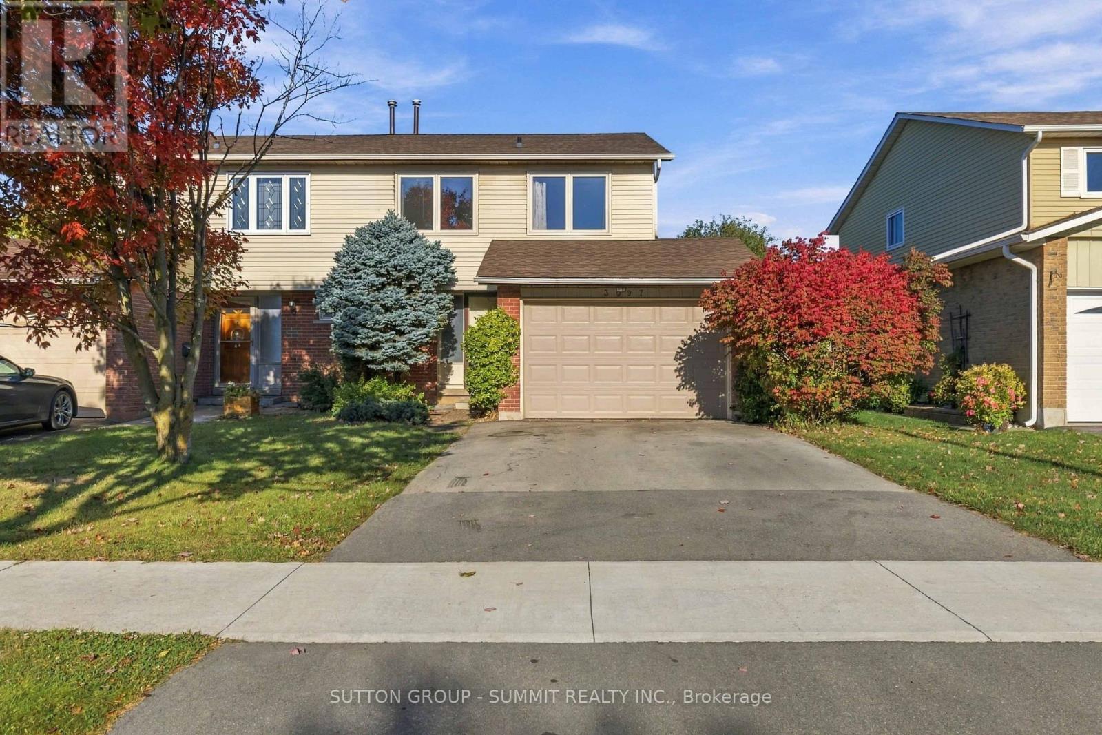 3097 AUTUMN HILL CRESCENT - 1