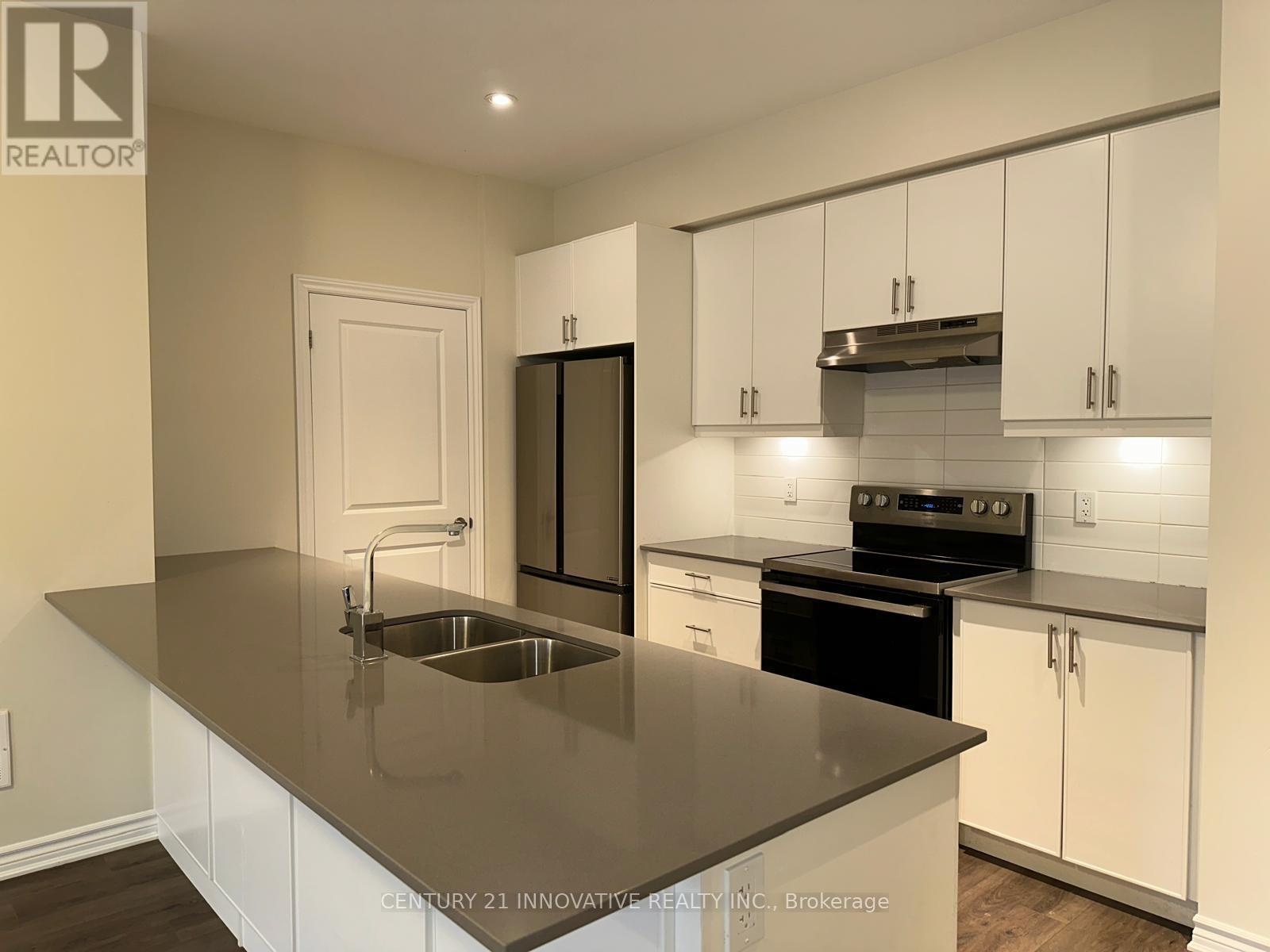 17 Lakewood Crescent South — photo 10