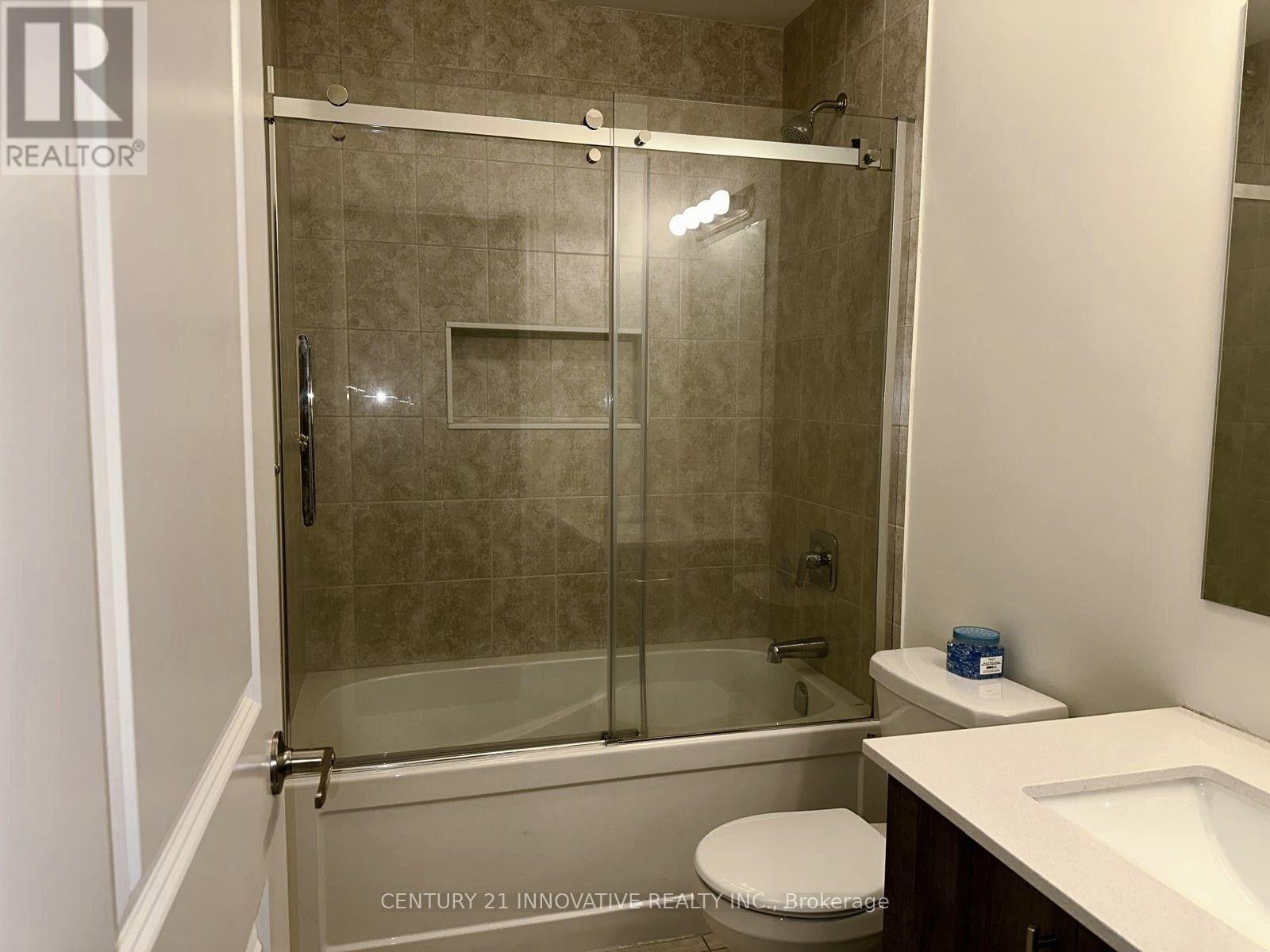 17 Lakewood Crescent South — photo 18