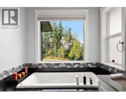 2152 Champions Way, Langford, BC V9B0R9 Photo 30