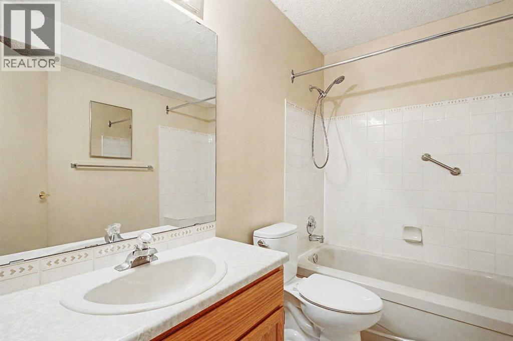 164 Strathaven Circle SW - 24