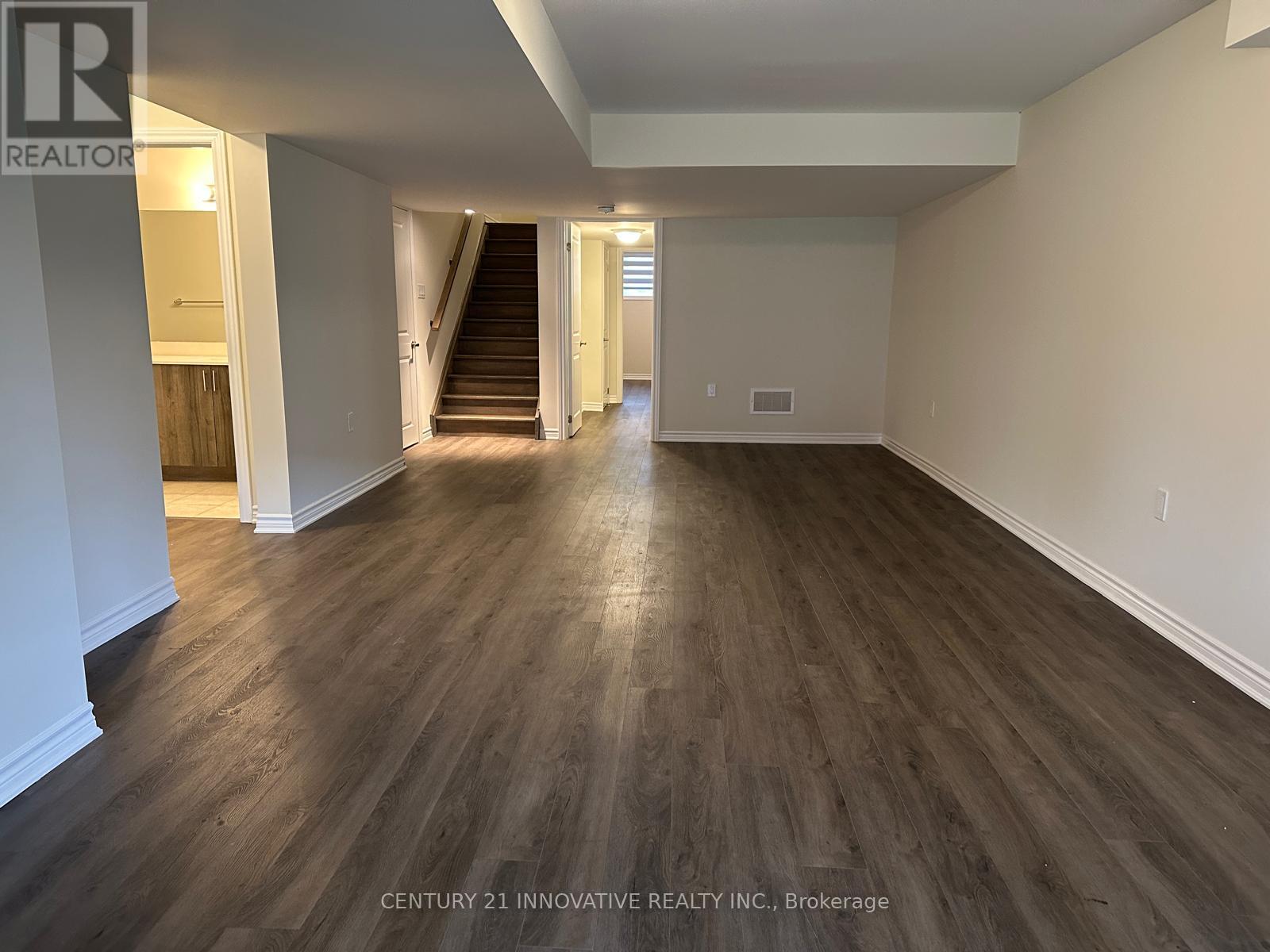 17 Lakewood Crescent South — photo 19