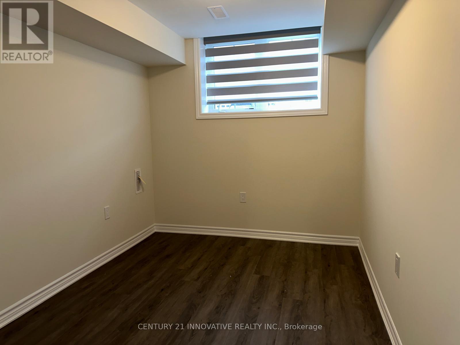 17 Lakewood Crescent South — photo 22