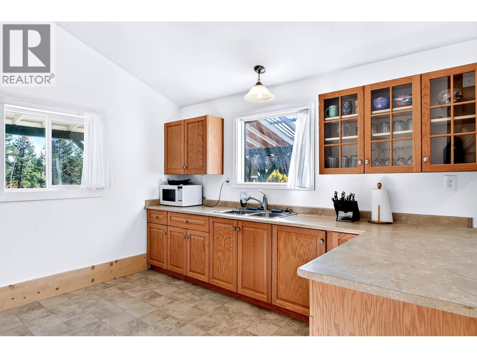 9524 Tranquille Criss Creek Road - 22