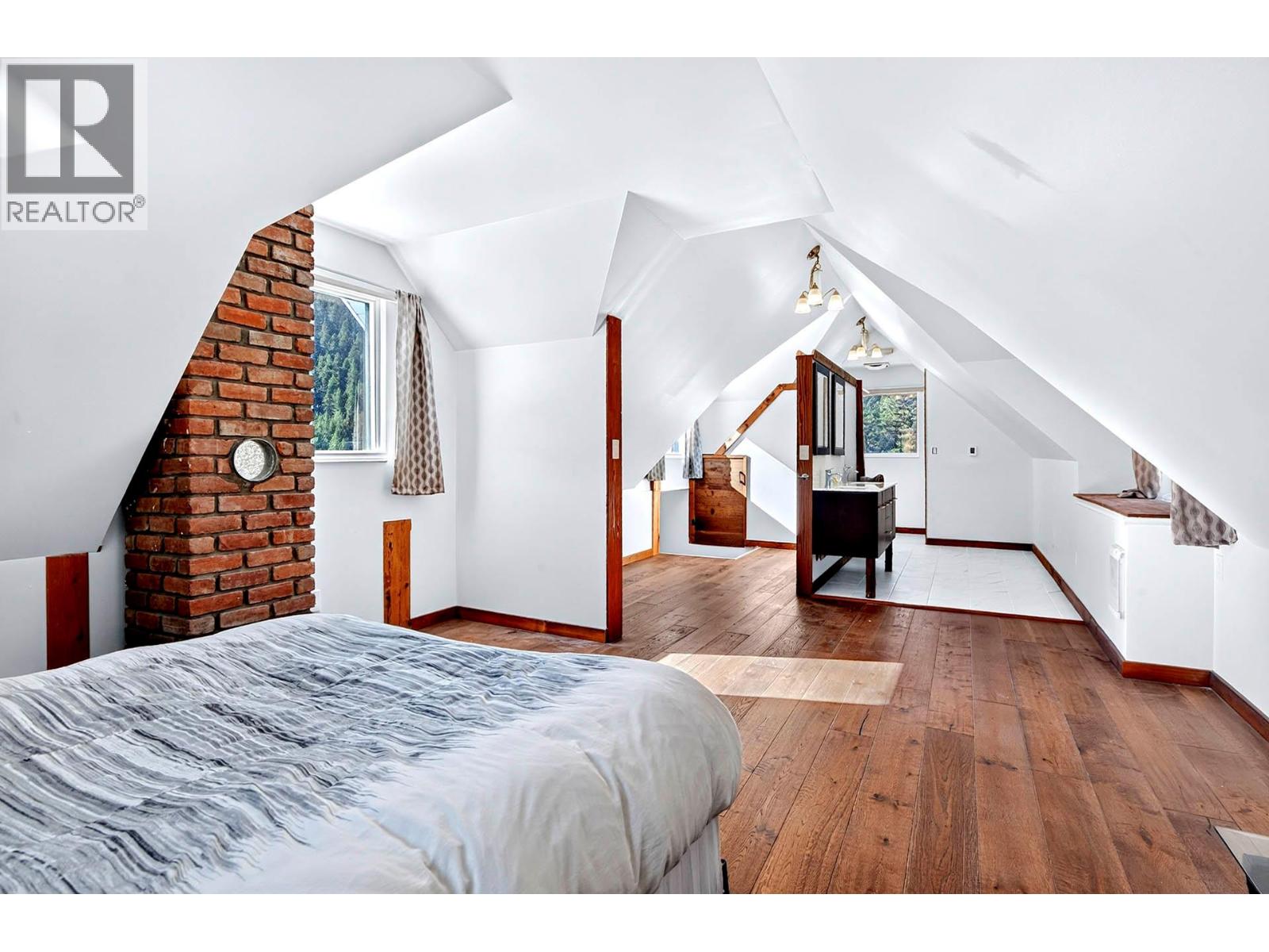 9524 Tranquille Criss Creek Road - 38