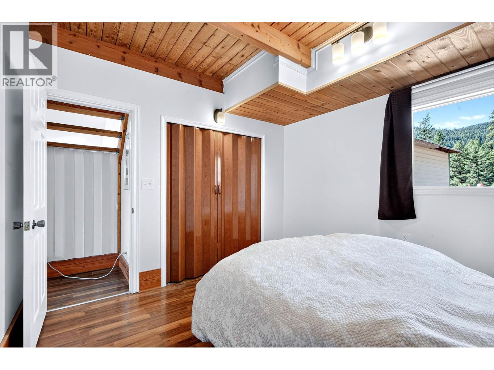 9524 Tranquille Criss Creek Road - 35
