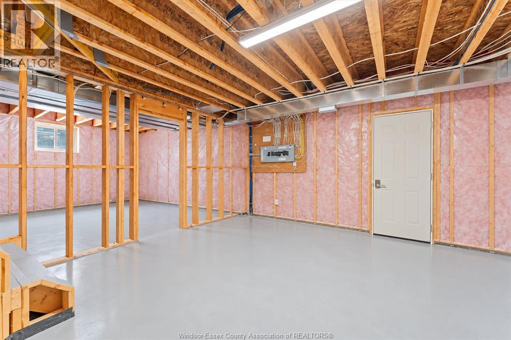 1108 Regency Crescent — photo 43