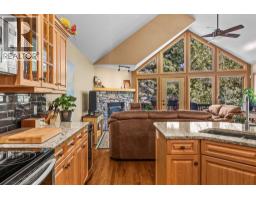 Family room - 157b Rundle Crescent, Canmore, AB T1W2L6 Photo 9