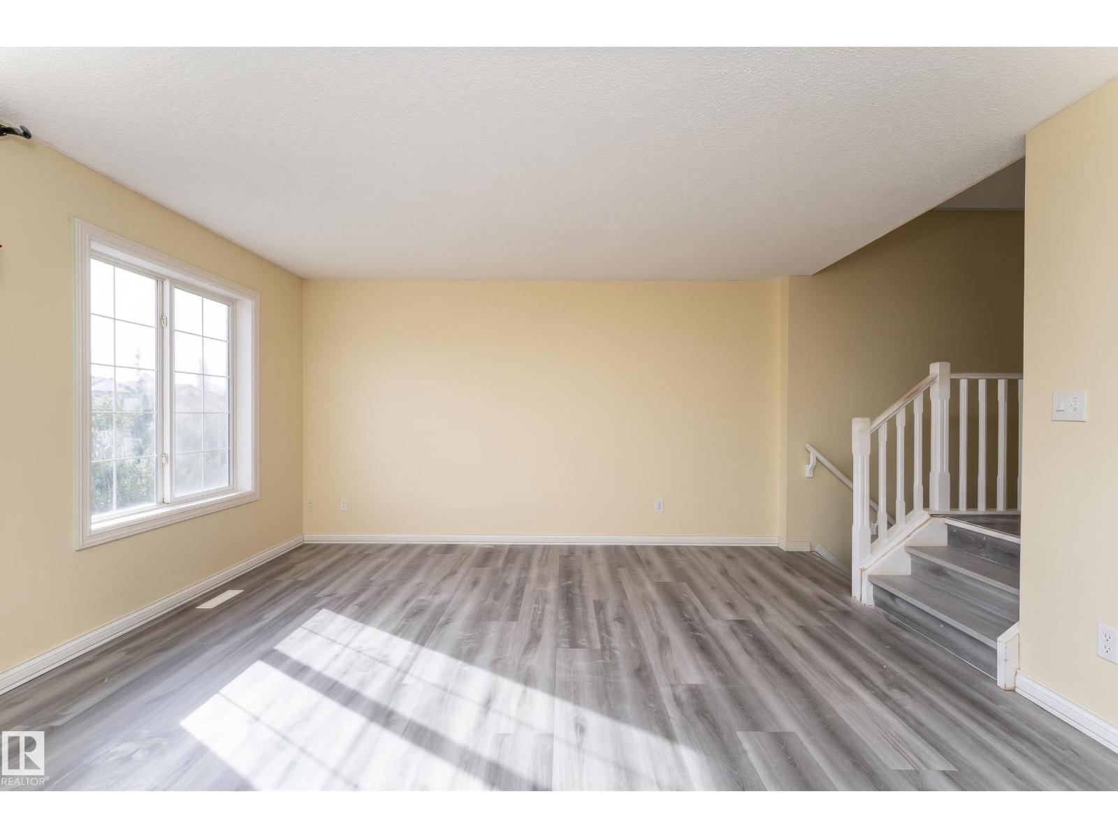 8910 7 AV SW - Image 37