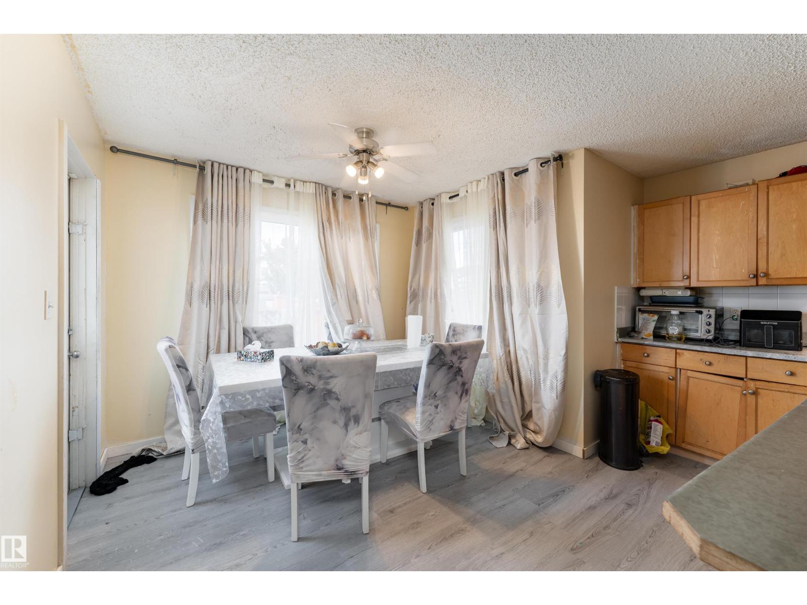 8910 7 AV SW - 5