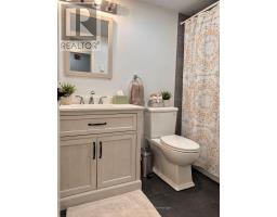 Bathroom - 1 - 825 Macodrum Drive, Brockville, ON K6V6P6 Photo 6