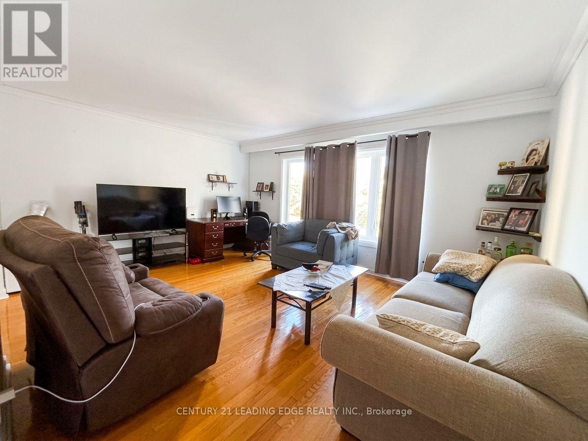 2 - 134 LUCAS STREET, Richmond Hill (Mill Pond) — photo 4