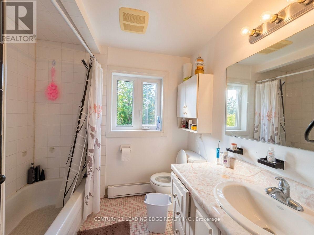 2 - 134 LUCAS STREET, Richmond Hill (Mill Pond) — photo 7
