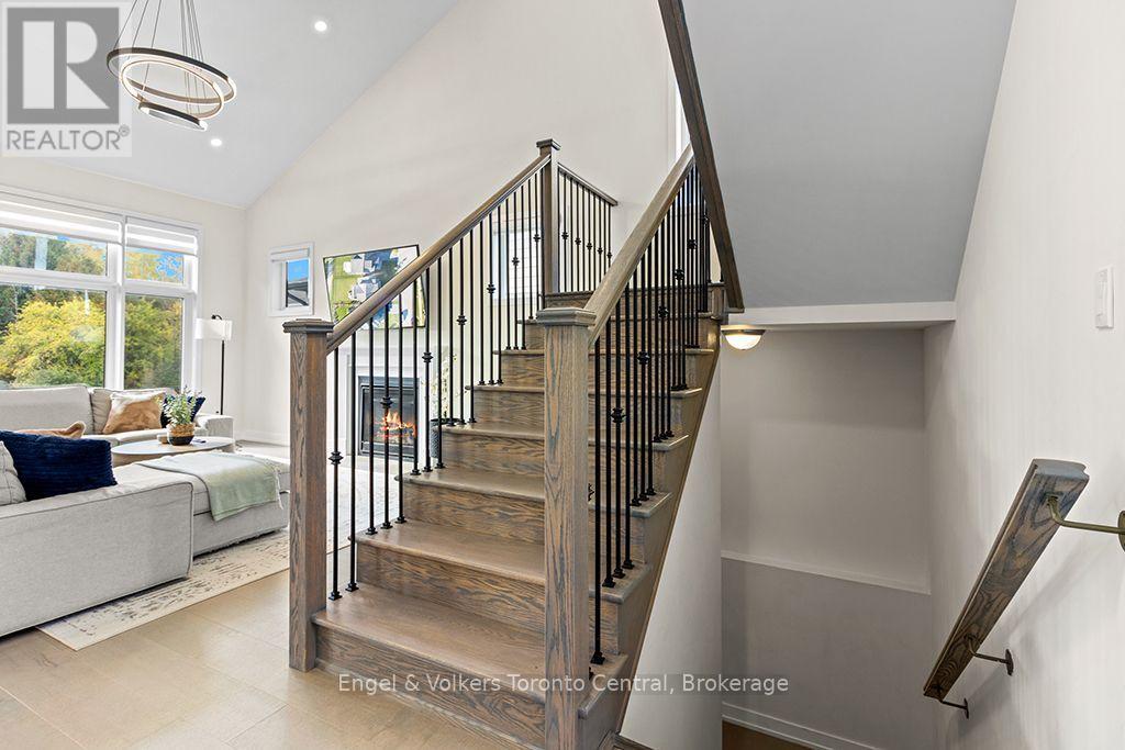 125 Stoneleigh Drive — photo 33