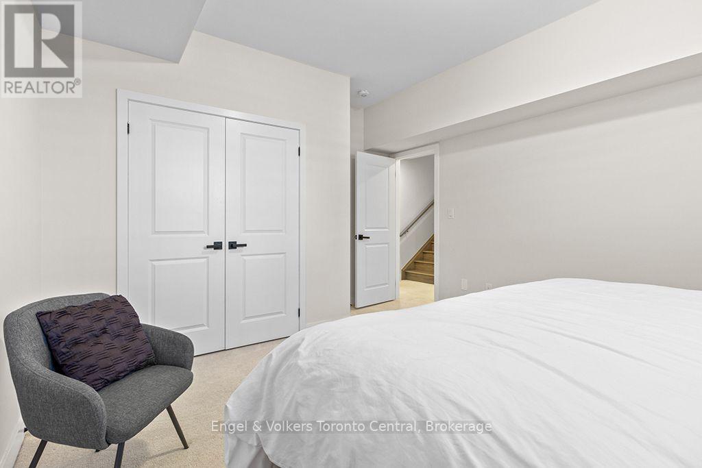 125 Stoneleigh Drive — photo 39