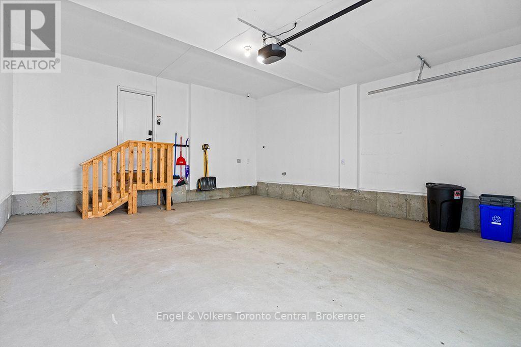 125 Stoneleigh Drive — photo 45