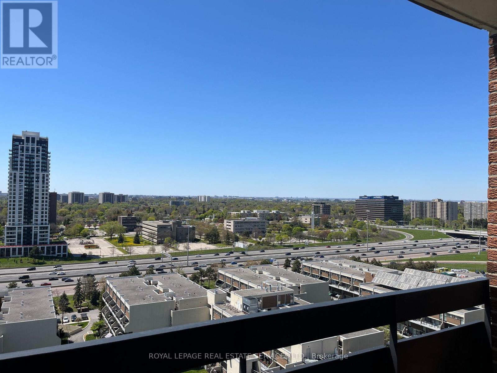 362 The East Mall — photo 16
