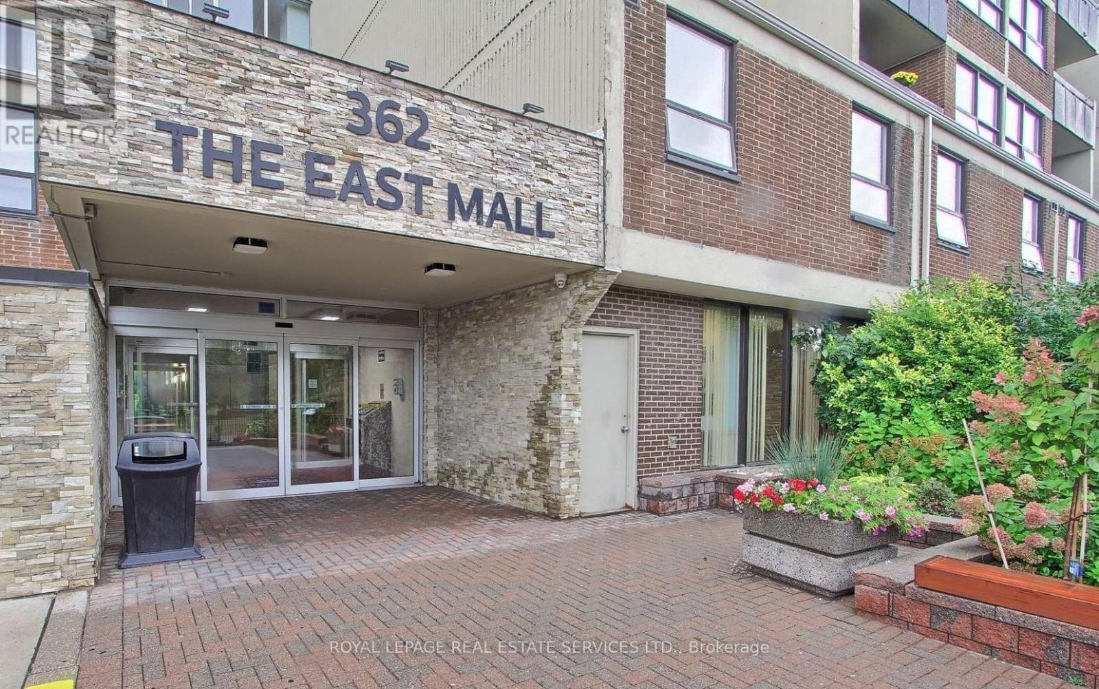 362 The East Mall — photo 18