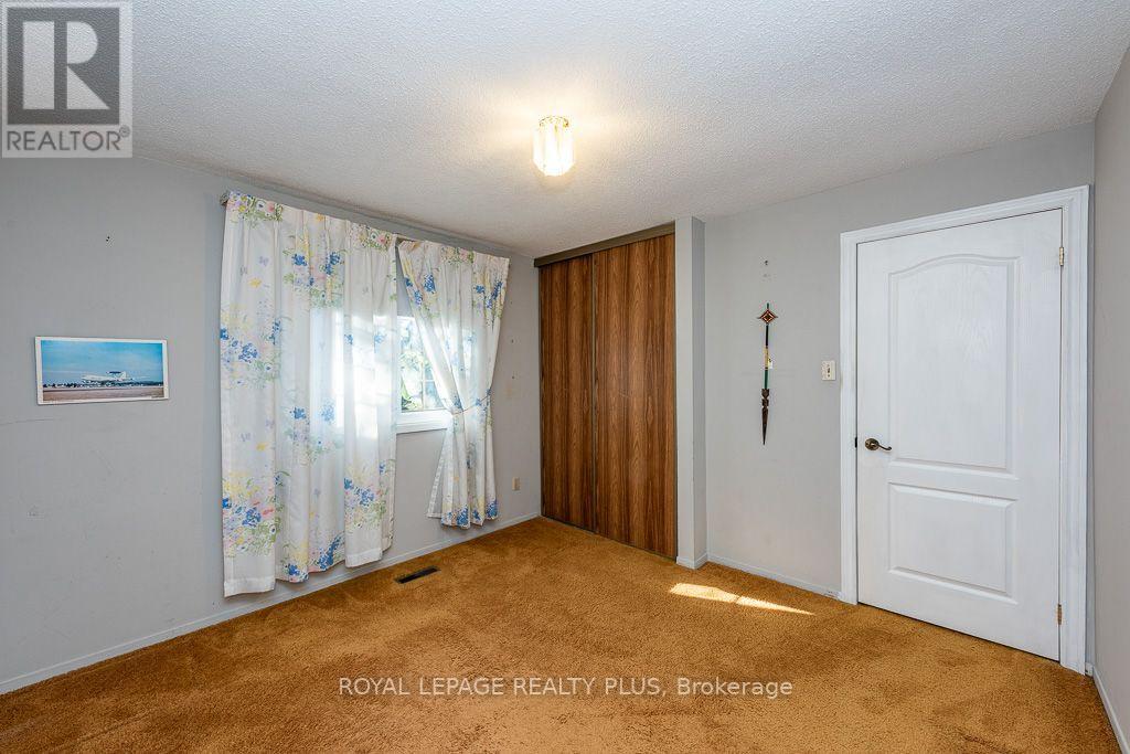 19 MACDOUGALL DRIVE - 22