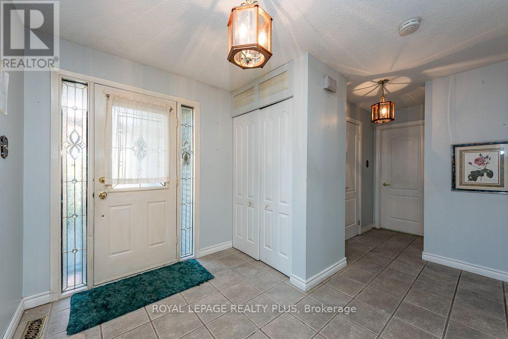 19 Macdougall Drive, Brampton, ON photo 4