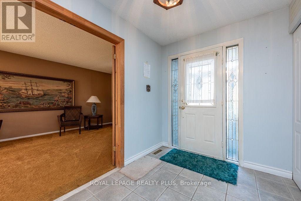 19 Macdougall Drive, Brampton, ON photo 5