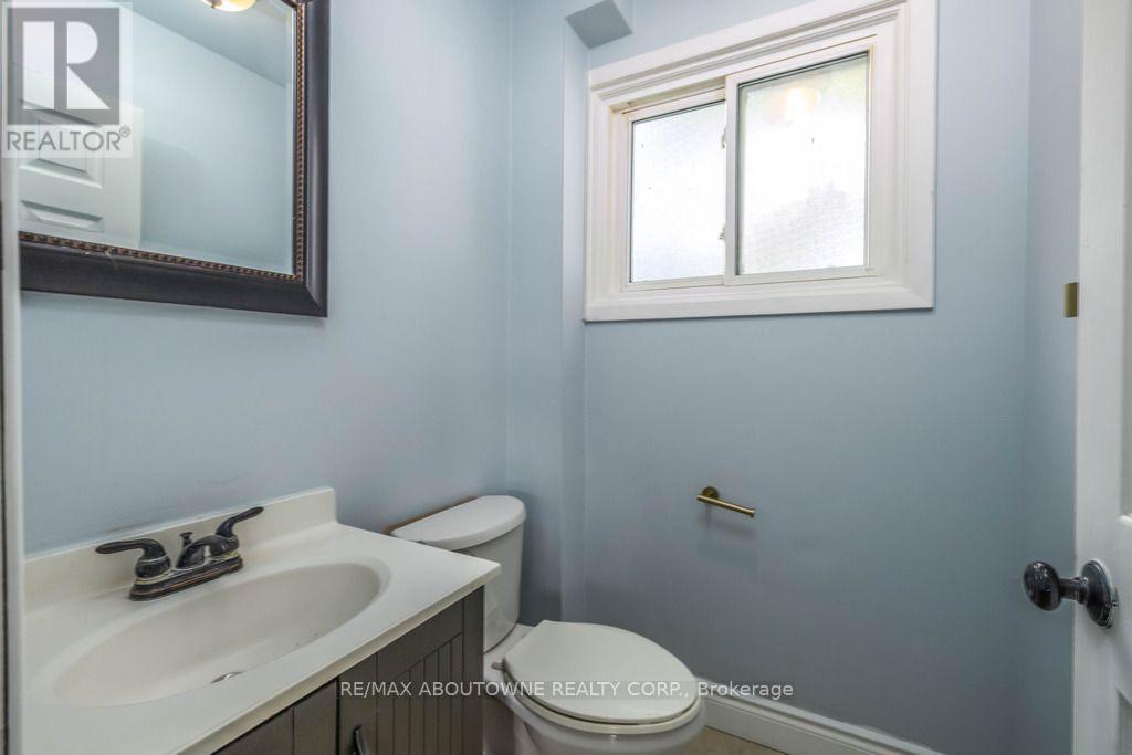 4 Glamis Court, Hamilton, ON photo 25