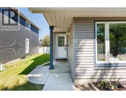 149 Taradale Close NE - photo 31