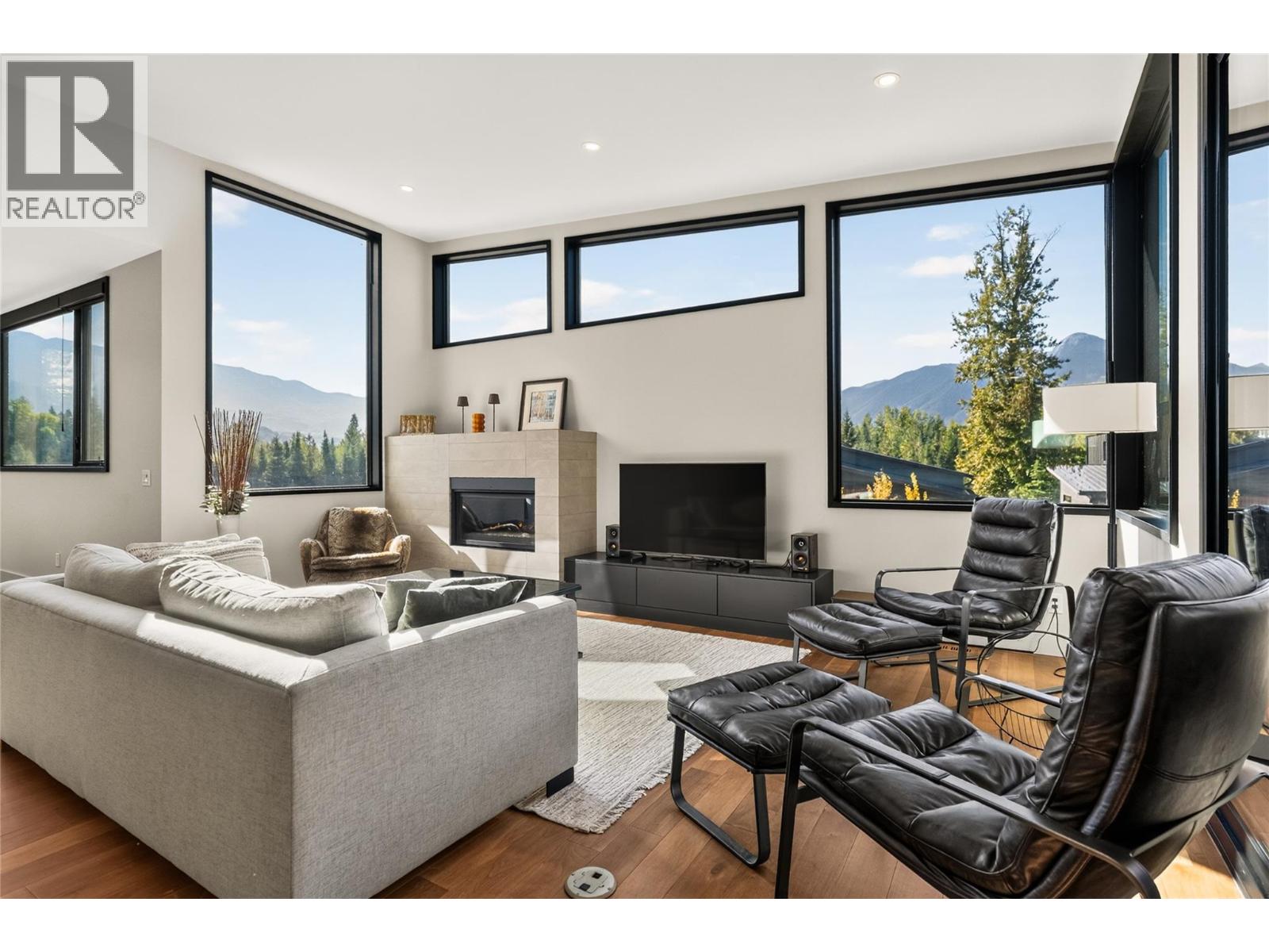1 Huckleberry Place - 26