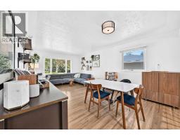 4pc Bathroom - 7427 Fountain Road Se, Calgary, AB T2H0W9 Photo 11