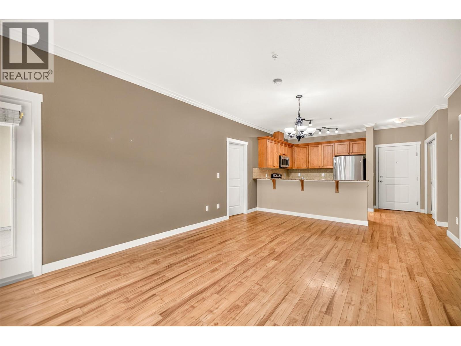 #210 1330 Whitewood Crescent - 12