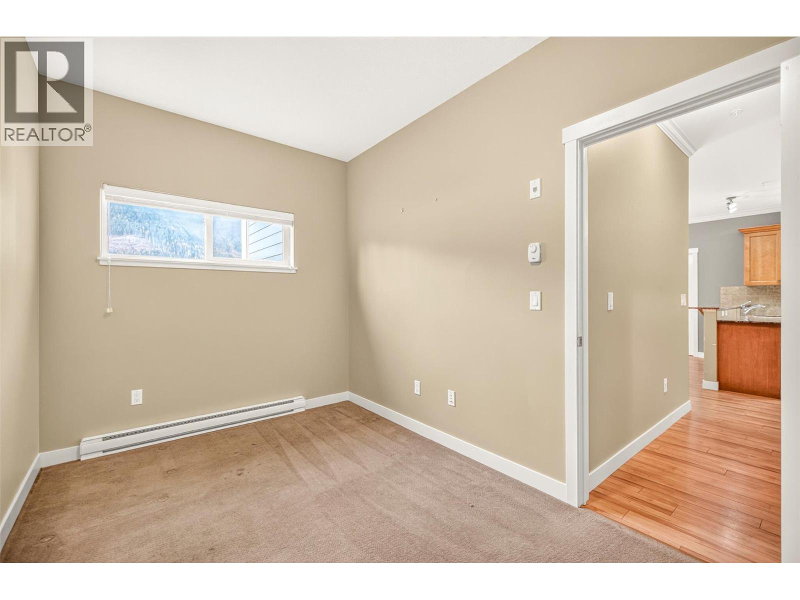 #210 1330 Whitewood Crescent - 26