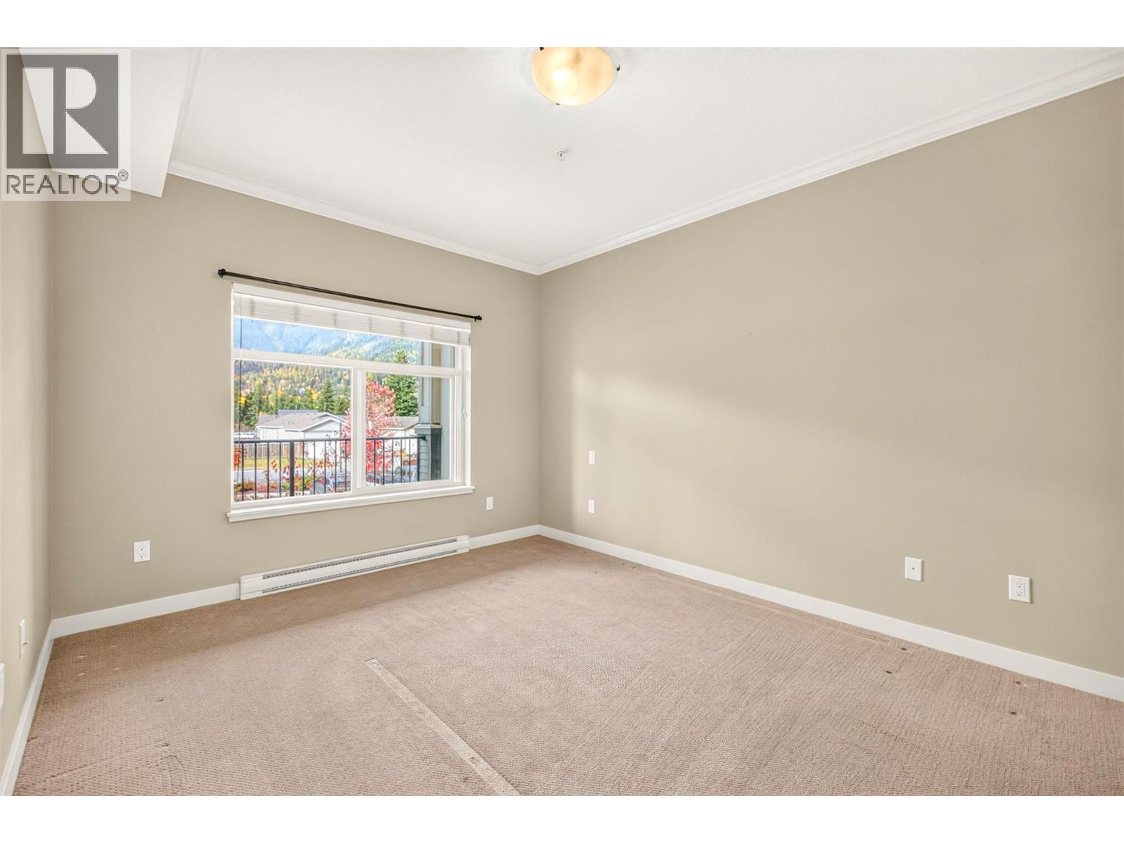 #210 1330 Whitewood Crescent - 15