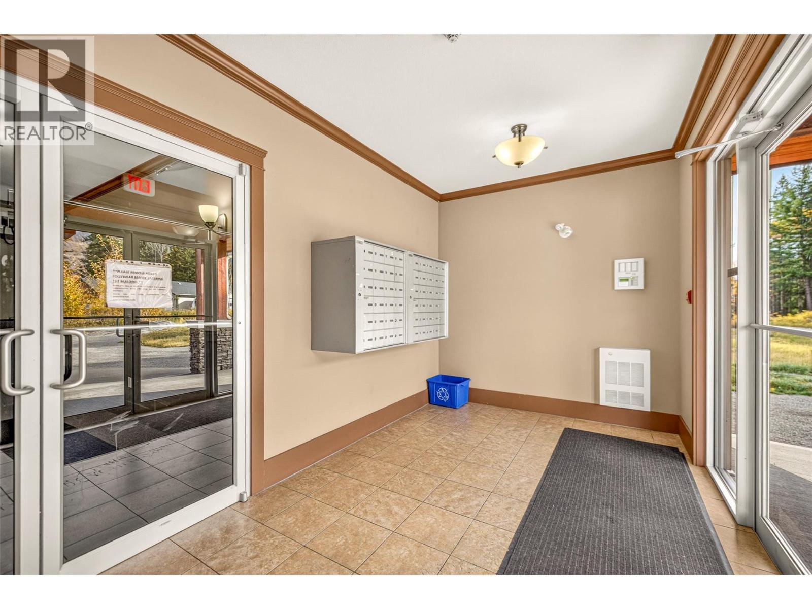 #210 1330 Whitewood Crescent - 33