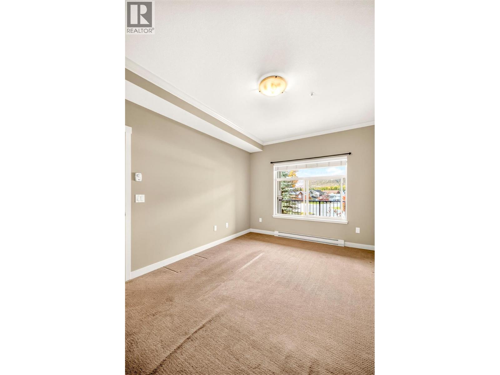 #210 1330 Whitewood Crescent - 31