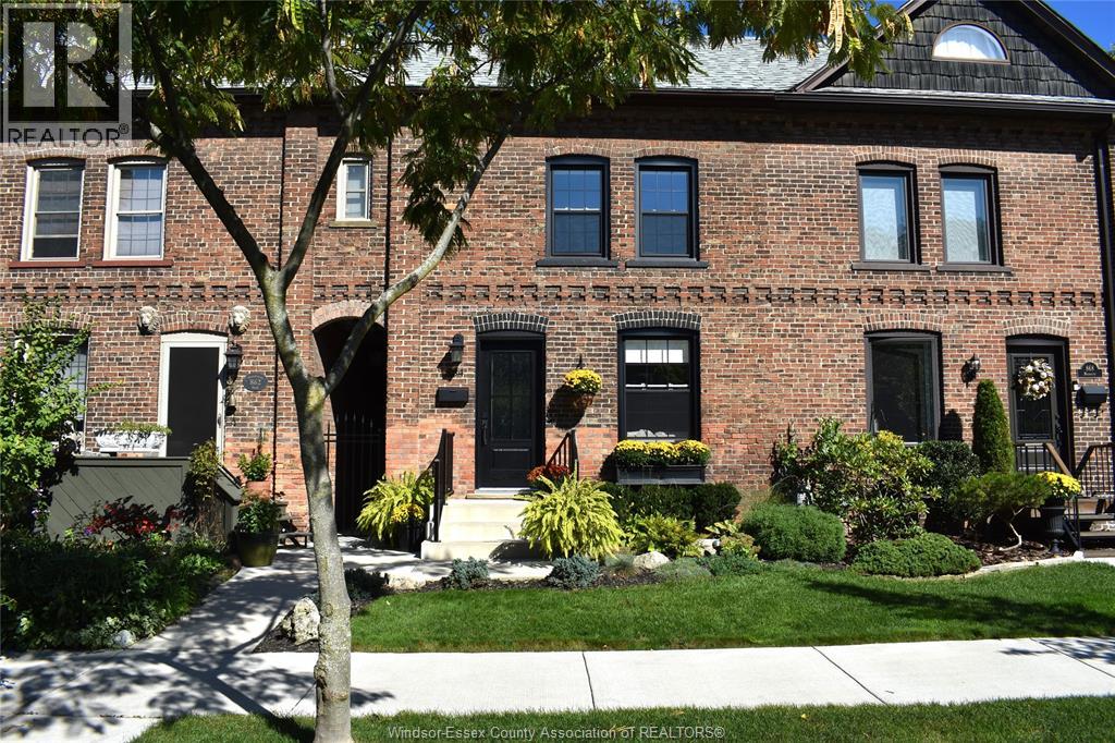 864 Monmouth — photo 32