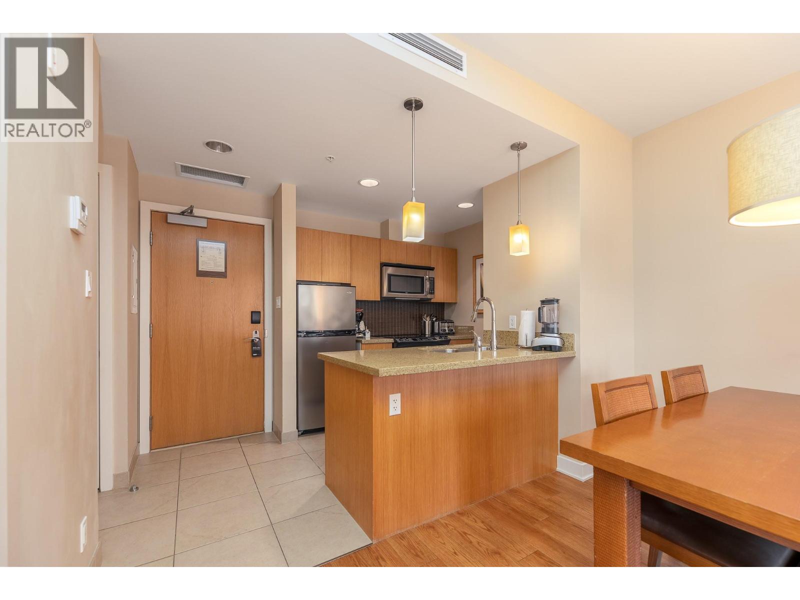 209 15 PARK Place, Osoyoos - Image 1