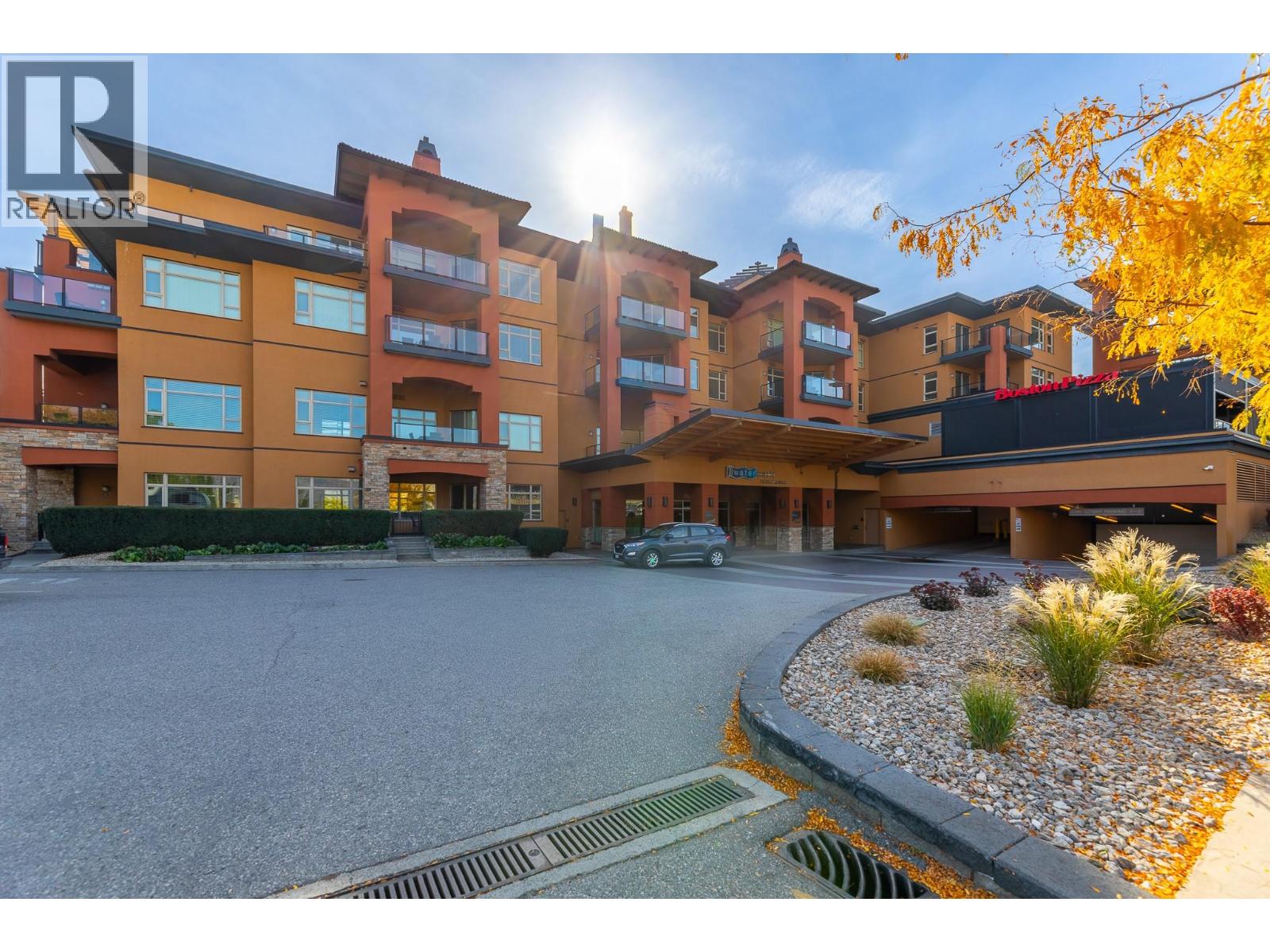 209 15 PARK Place, Osoyoos - Image 1