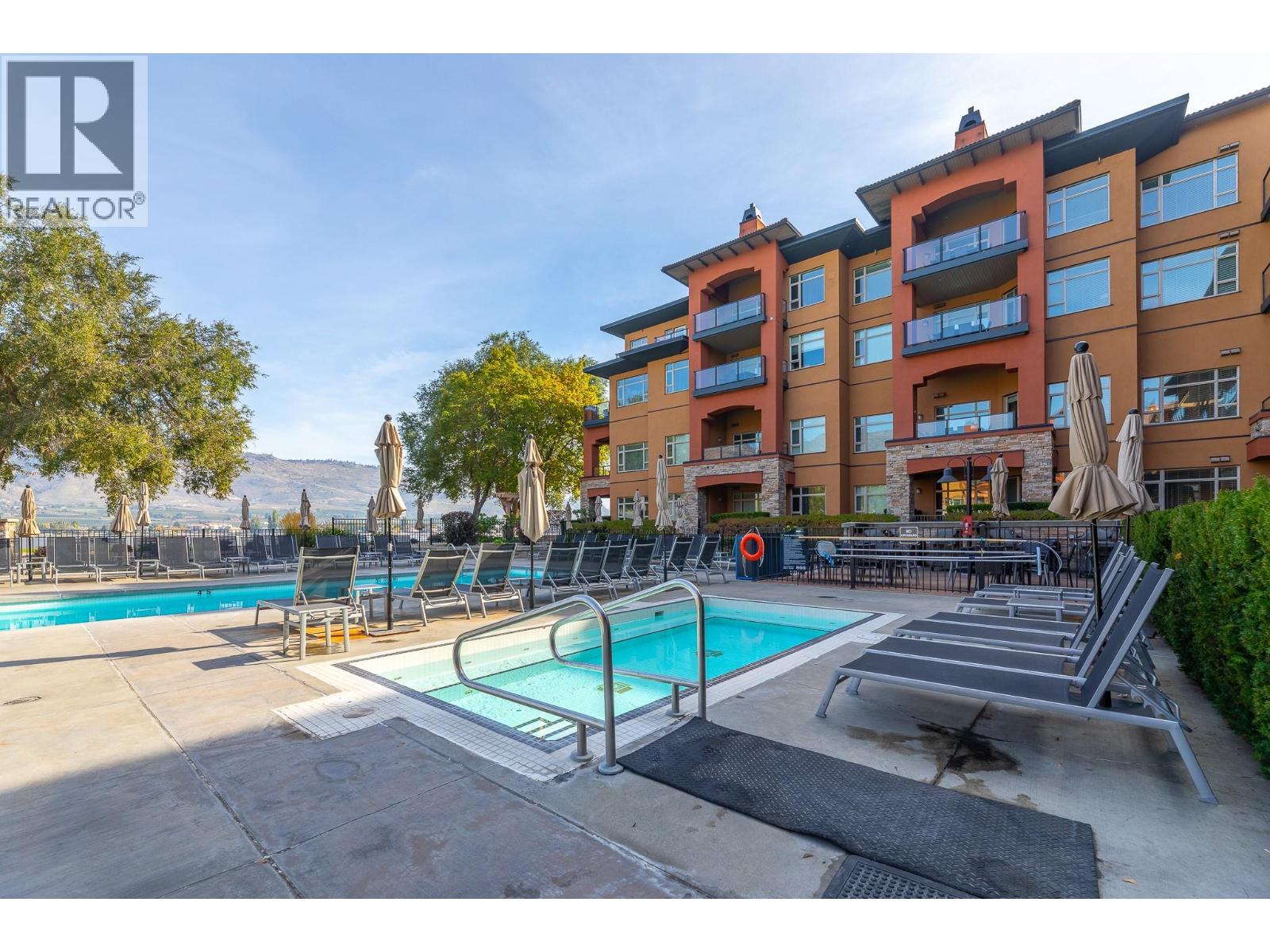 209 15 PARK Place, Osoyoos - Image 1