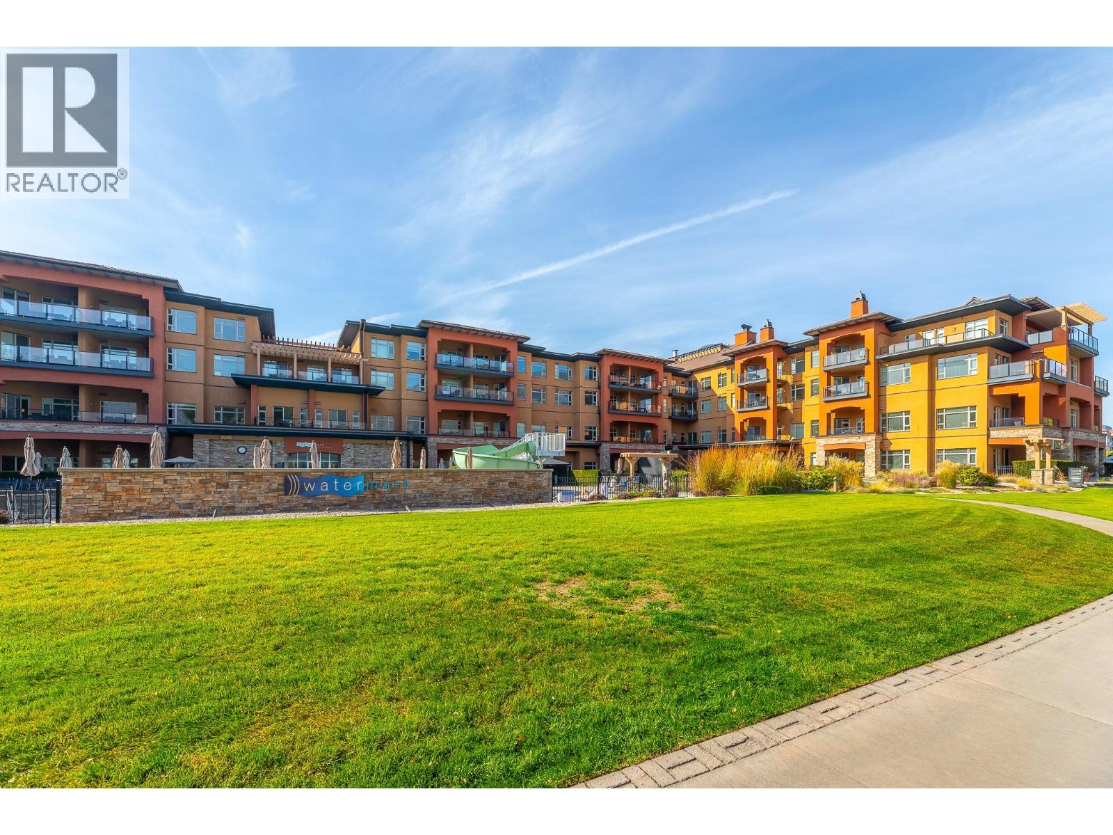 209 15 PARK Place, Osoyoos - Image 1