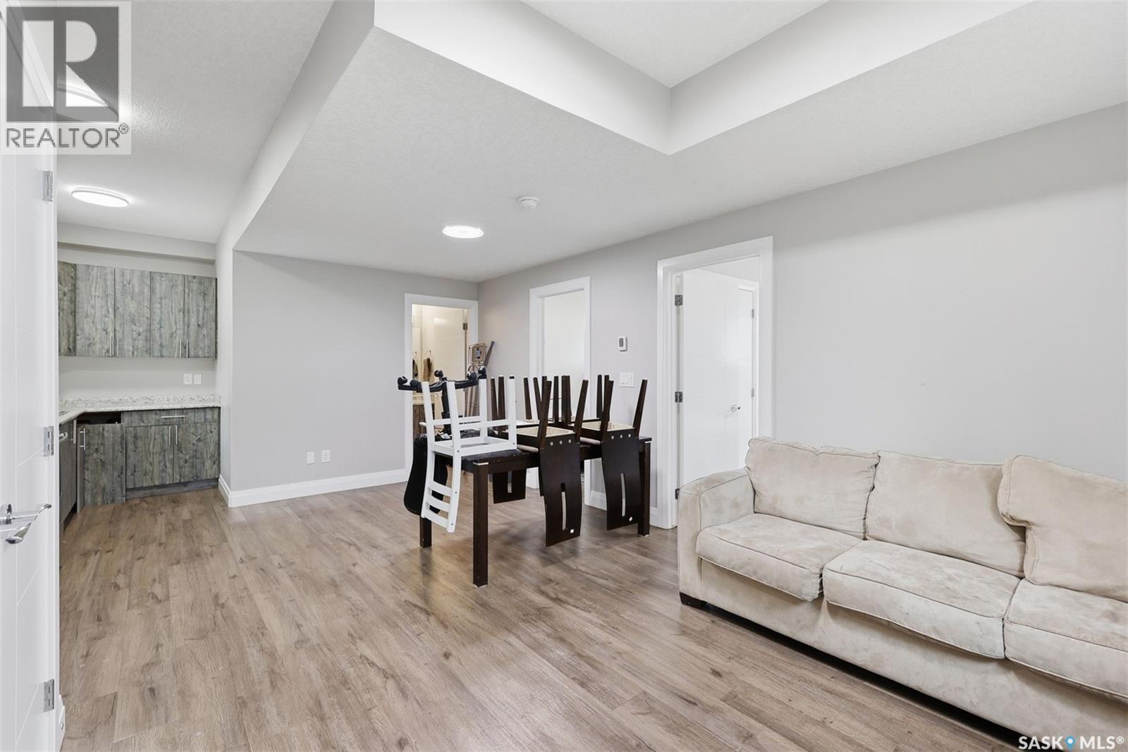 203 Burgess BAY, Saskatoon — photo 23