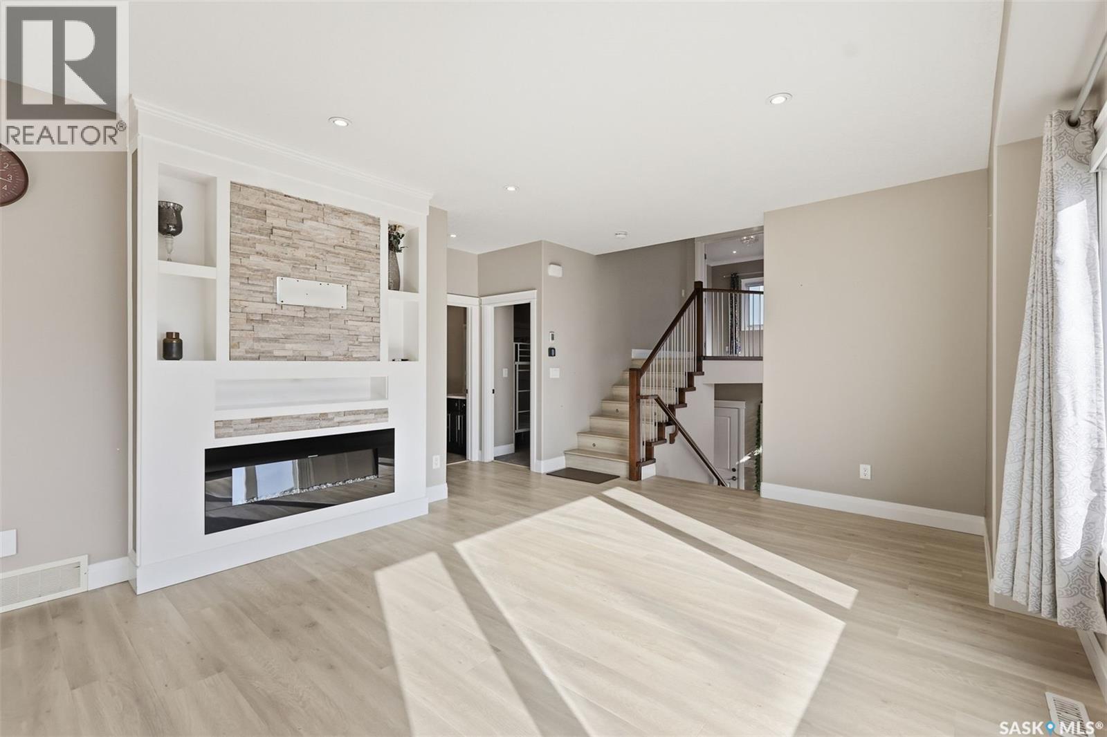 203 Burgess BAY - 4