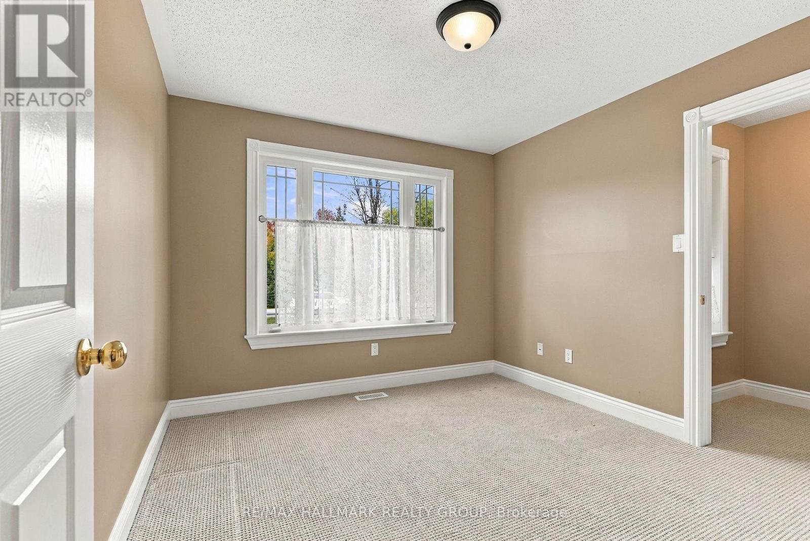 12 Red Oak Drive — photo 16