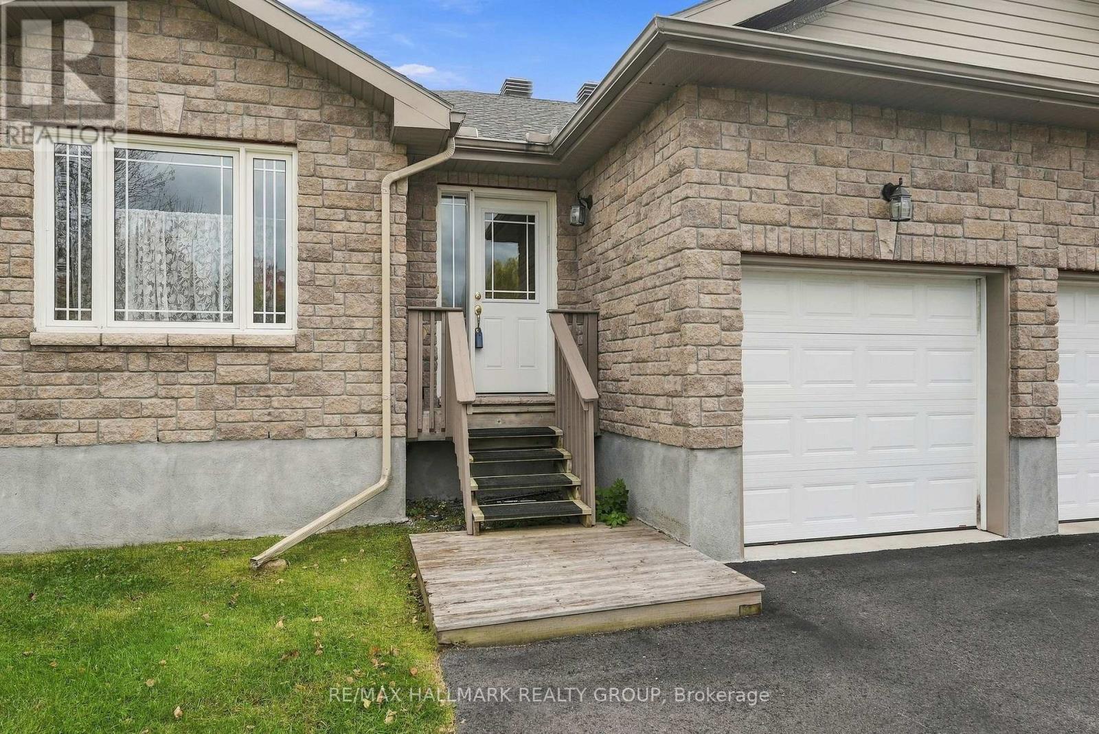 12 RED OAK DRIVE - 2