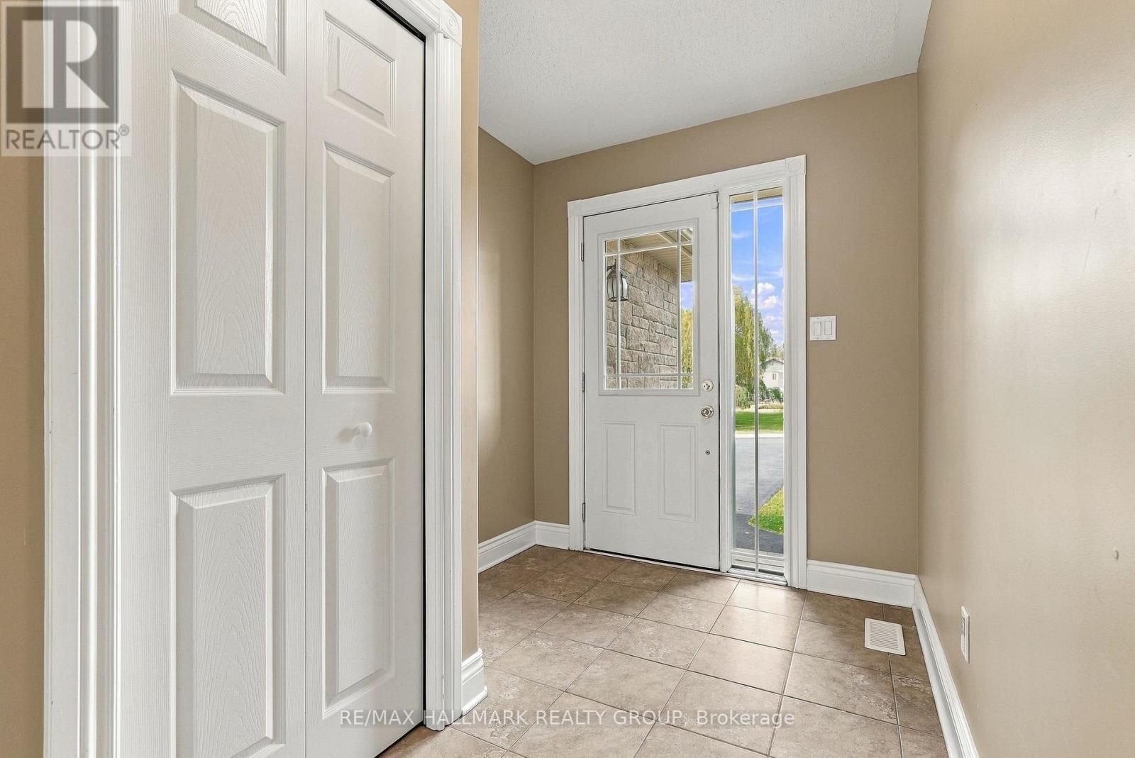 12 RED OAK DRIVE, North Grenville — photo 3