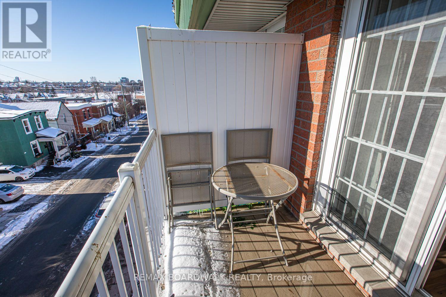 130 Rochester Street — photo 21