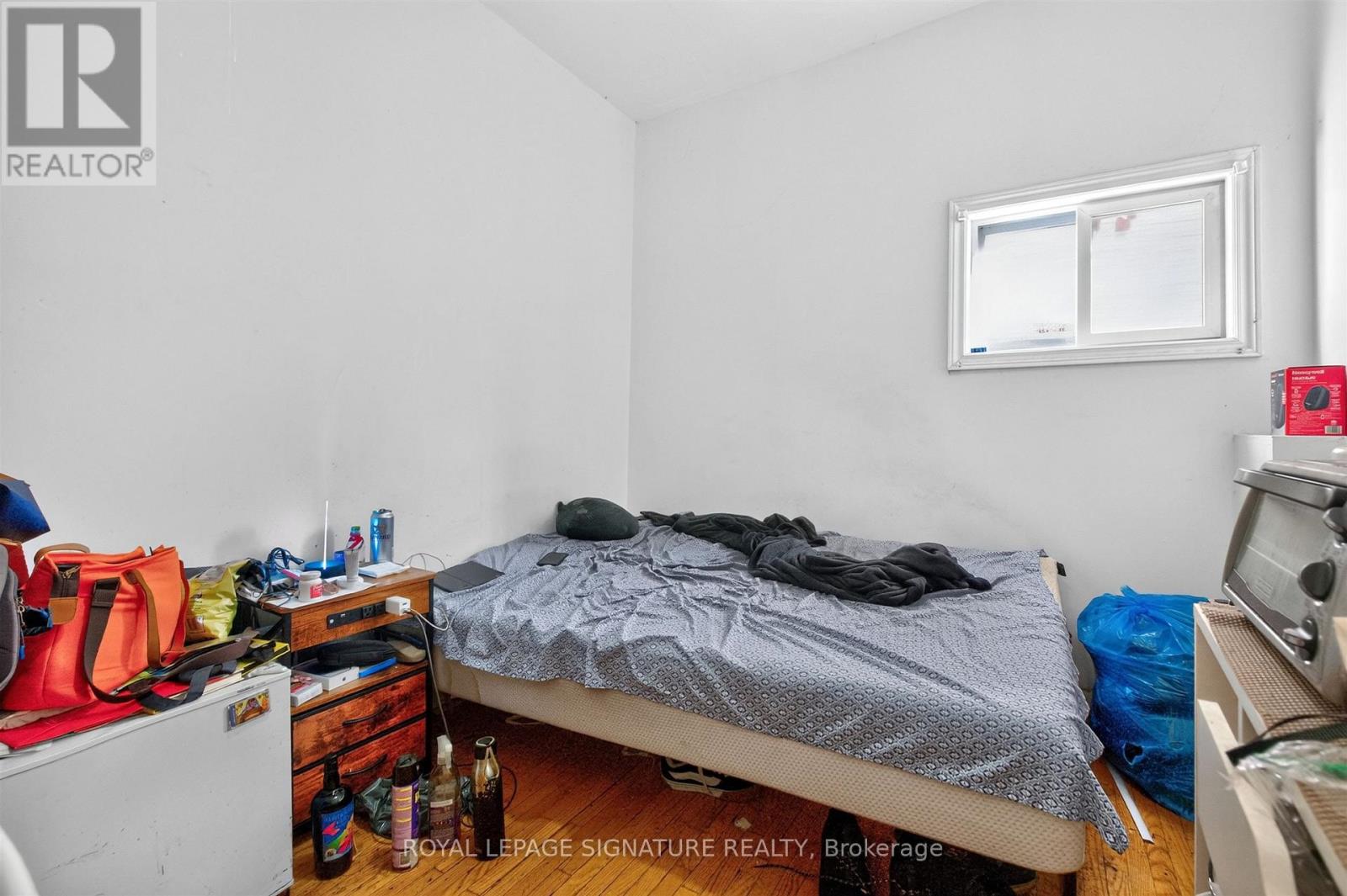 212 Lippincott Street, Toronto, ON photo 10