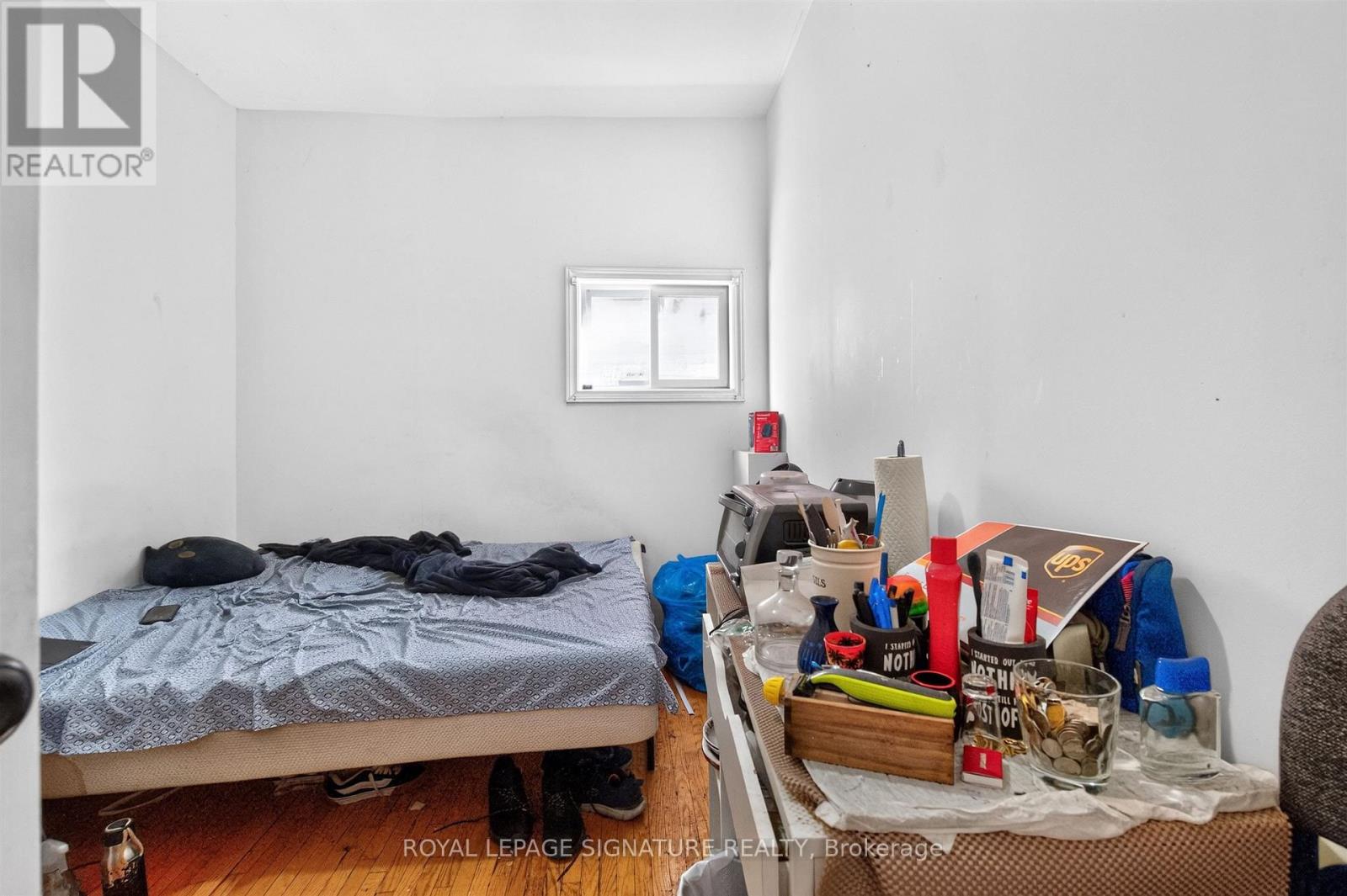 212 Lippincott Street, Toronto, ON photo 11