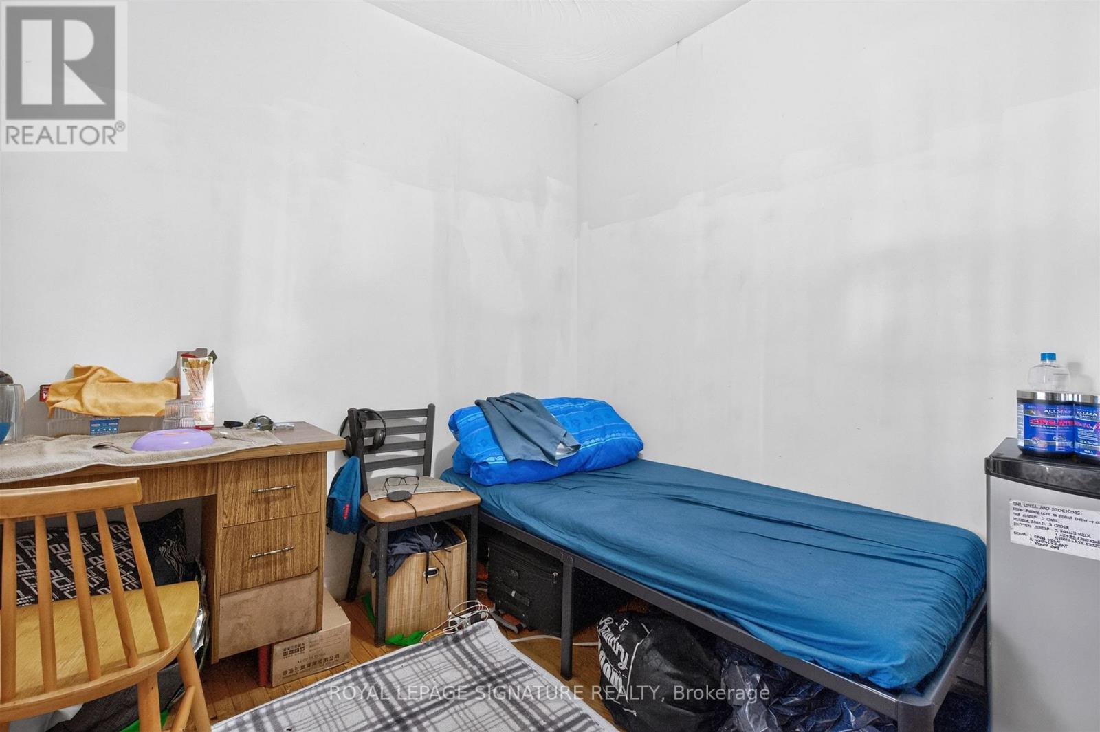 212 Lippincott Street, Toronto, ON photo 13